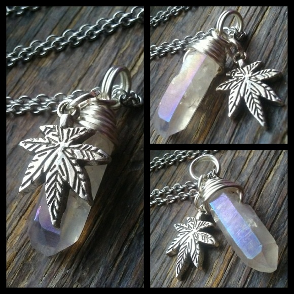 Magic Potion Jewelry - 🌿Cannabis Leaf Crystal Necklace🌿